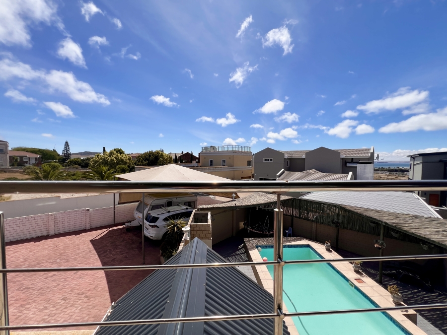 4 Bedroom Property for Sale in Myburgh Park Western Cape